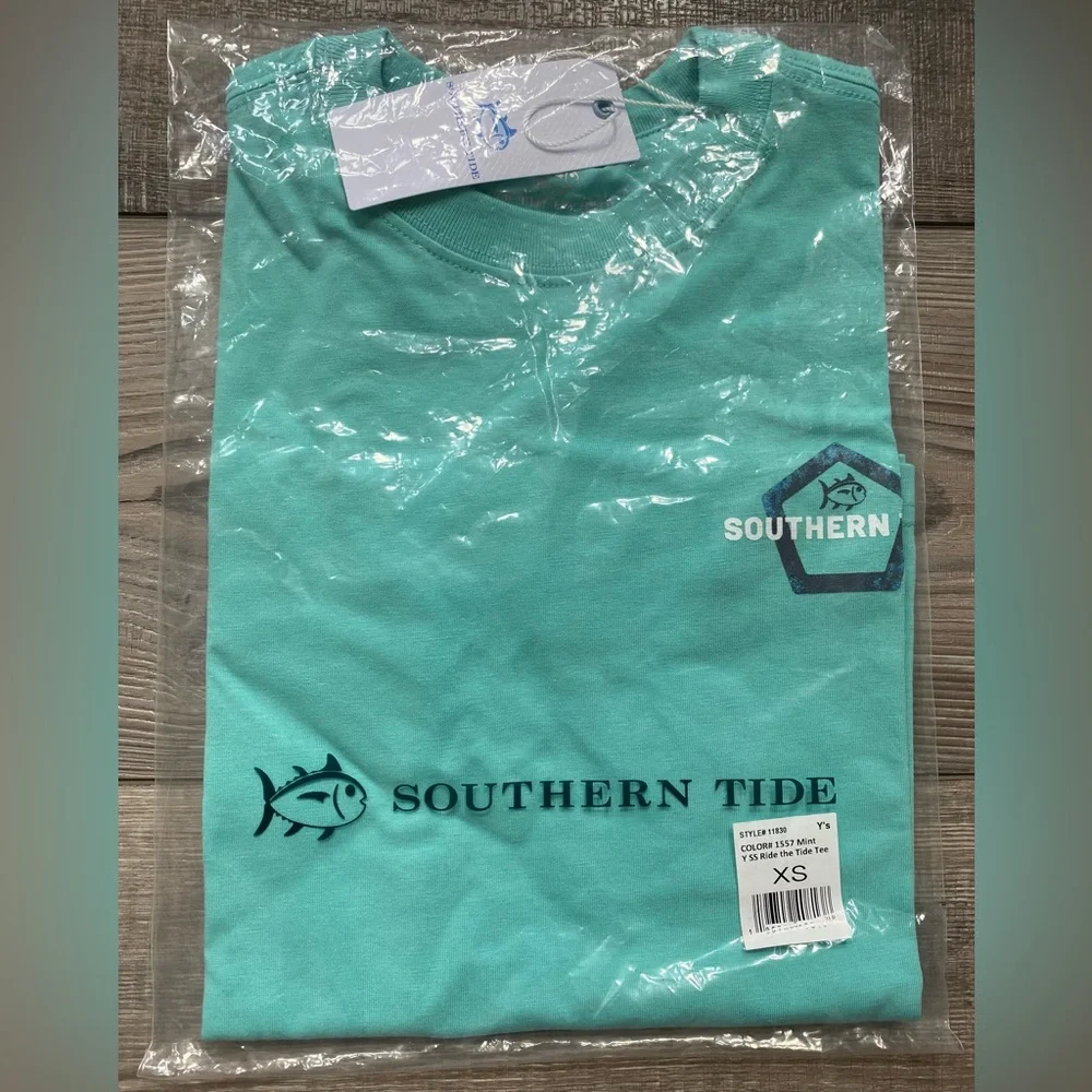 NWT Southern Tide Kid’s Ride the Tide Beach Coastal Casual Skipjack Fish Tee XS
